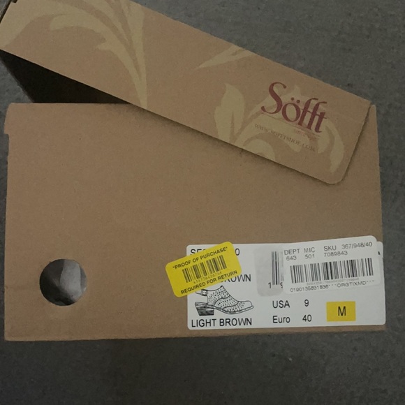 Sofft Alyce perforated sling back booties with original box
#4 - Picture 9 of 11